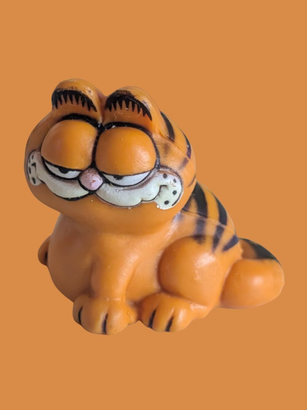 5/$25 Vintage 1981 Classic Sitting Garfield PVC Figure